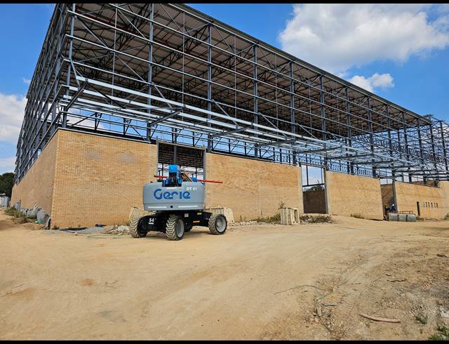 4,406M² WAREHOUSE FOR SALE IN NORTH RIDING